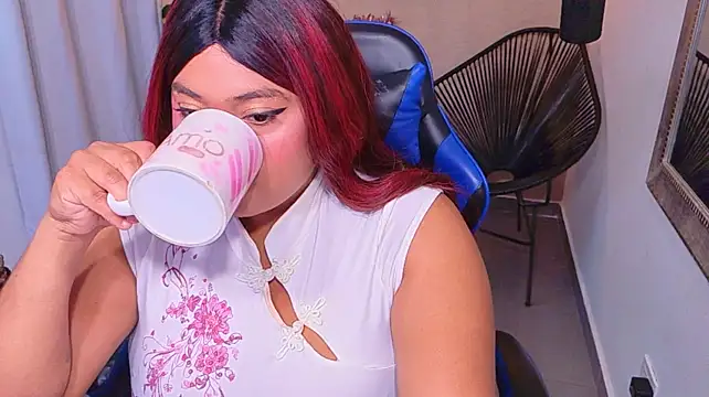 Kenya--Buhle - Orgasm with my fucking machine