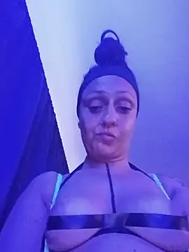 Gemz143 - Fuck my juicy pussy close up