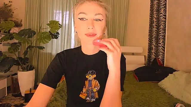 Karma_S_U_T_R_A - ;) ;);) make your dick bigger or hit me