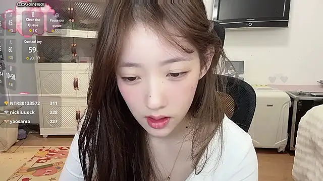 Umi-dd - 黑丝诱惑舔假jj