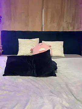 Miramilly - 2 fingers in ass