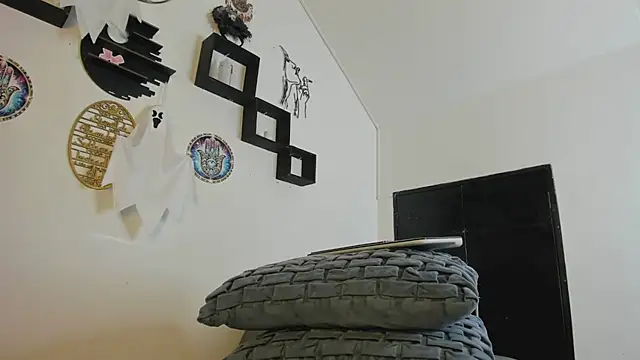 Sarabaxterbe - TIP 12 FOR VIBRAT MY ASS ULTRA HIGH ✨