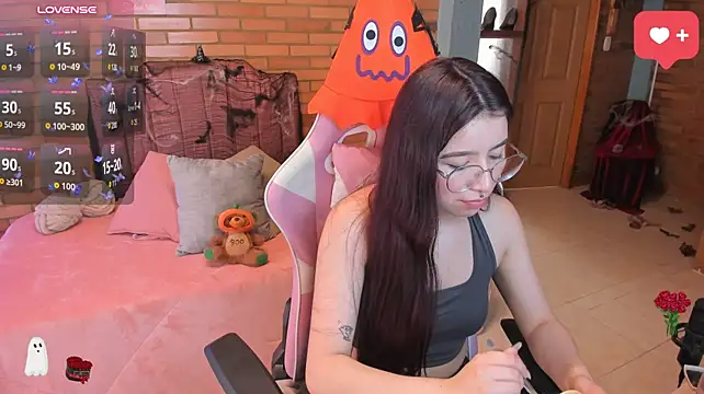 Amy_joones - Close- Up Oily Boobs + Kiss Cam --💋🍒