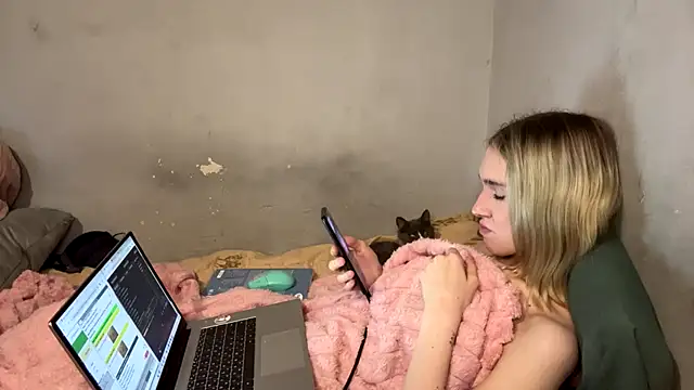 WildHeart_Couple - John passionately squeezes my boobs