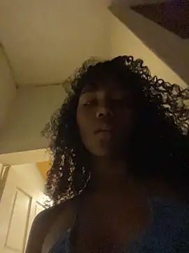 Lucia_Mcfly - Domi ON MY CLIT x5min + plug anal 🌸