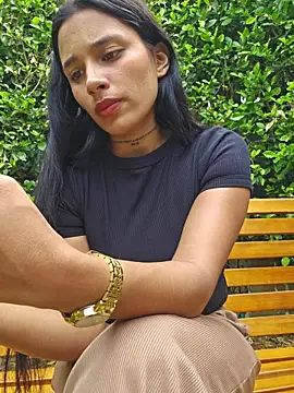 Lorena_Mcfly - WALK ARROUND NO PANTIES +control x2mn🕹️