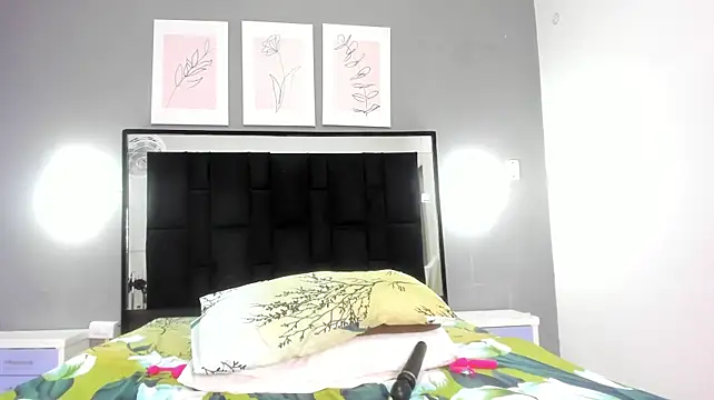 Zoe_curvyy - I open my ass do you like the view?🍑😈