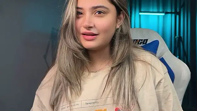 Demieliss - ''''shower some love'''''🦋 🎀