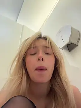 PollyLolly - Show naked ass Polly + spanks MEN WC