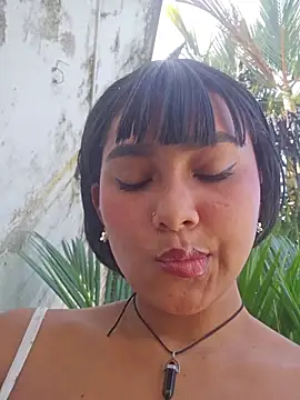 Andrea_Mcfly - Domi ON MY CLIT x3min + plug anal 🌸