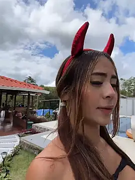 Princess_liz69 - Naked + finger pussy + video