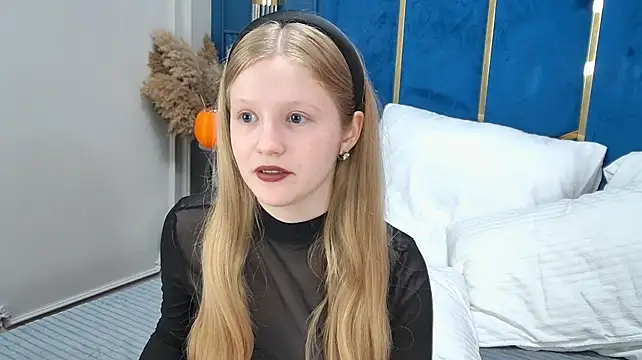 LilianHowards - tease u in doggy