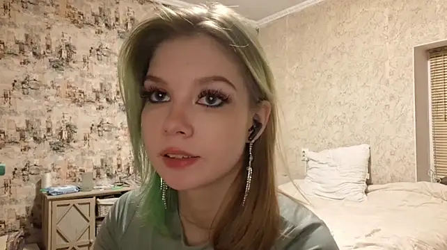 KymberlyKarhoff - Soft touch my boobs 💚