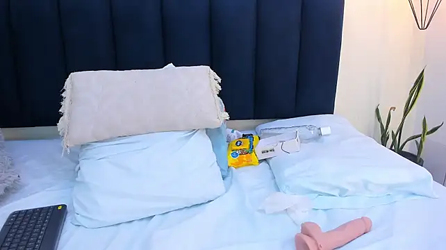 Mayaevansmg - full dildo in my ass