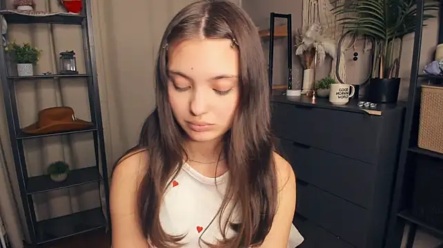 ReynaCarco - Show ass and spank me
