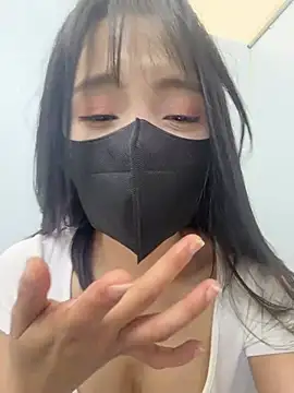 Xiao-Lin - 户外男厕小便池假阳具抽插2分钟