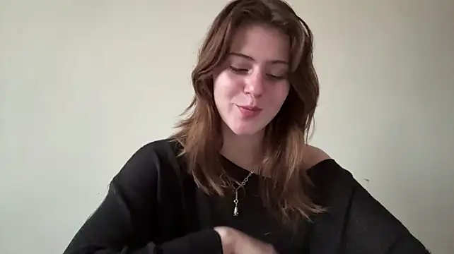 RolandeRohrs - Touching my ass close up😏