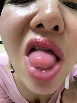 Lulu6652 - 乳夹振乳头2分钟