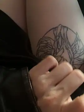 Sunny___Bunny - show tits in public