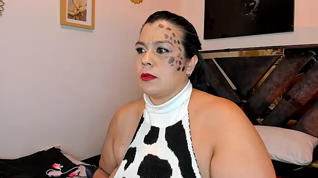 Martina_Foxy01 - show doggy style + 2 spank
