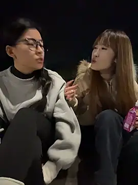 MS-520 - 两个妹妹亲一口