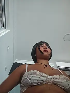 Andrea_Mcfly - Domi ON MY CLIT x3min + plug anal 🌸