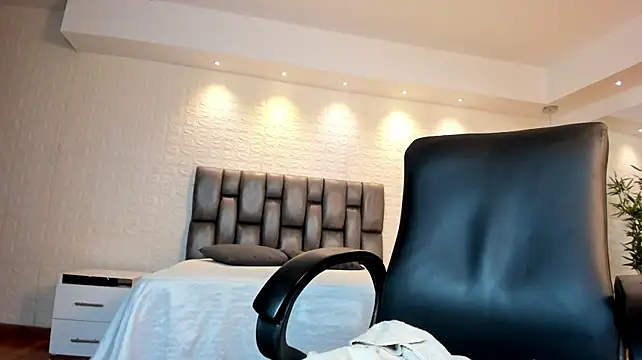 AidaJones - 🌸 Fingering Pussy 🌸
