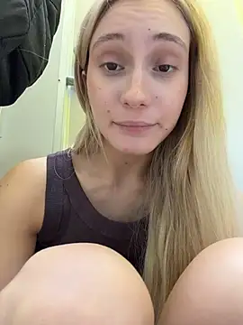 Pink_Kiss - tight cameltoe near urinal 💦