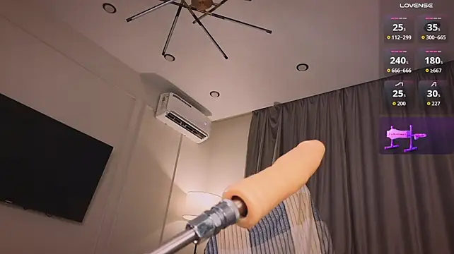 Juicy_Vikki - blow you a kiss😘