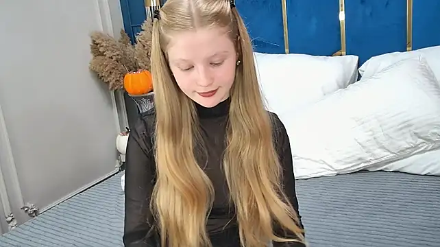 LilianHowards - tease u in doggy