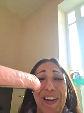 LeticiaWoods - Two fingers up the ass