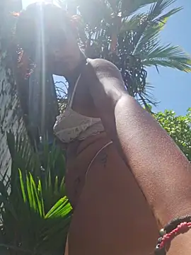 Andrea_Mcfly - Domi ON MY CLIT x3min + plug anal 🌸