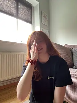 HoneyBunnyyy - Lick on my Dildo 2 mins 🥵💦