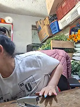 Isa_bella95 - Squirt in shop