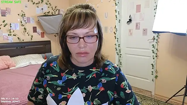 Miss_Moren - Sweet honey on the lips
