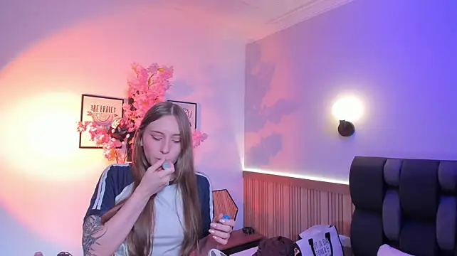Siouxsie_cenobite - (∩^o^)⊃━☆ Naked + squirt (2 min control)