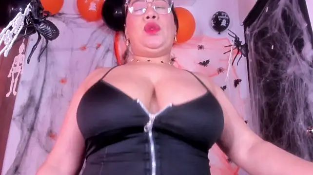 Alondrabigtits - show tits 🍒