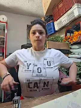Isa_bella95 - Squirt in shop
