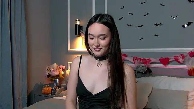 LindaMaxx - underbreast tease