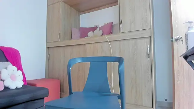 Oralarson1 - 2 fingers in pussy 👀✌🏼🍓