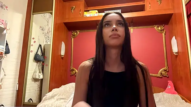 LauraMystiq - Show booty