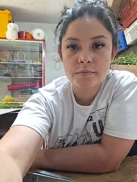 Isa_bella95 - Squirt in shop
