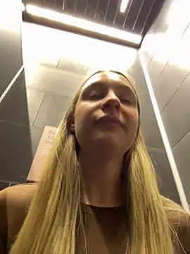 SashaCatt - Masturbation+pinching nipples 🍒