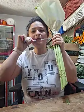 Isa_bella95 - Squirt in shop