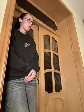 RussianGirls_ - SHOW PUSSY WHILE NO ONE SEES