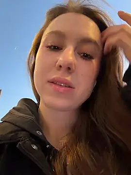 Outdoor-houndour - unzip top for 2 min and squeeze boobs