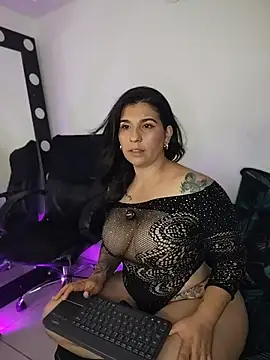Silvanarouse - Anal beads and doggy style ass shaking