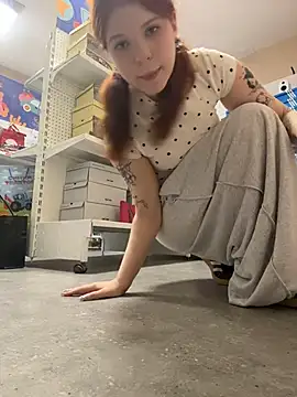Freaky__Nikki - pinch my naked nillpes hard + ahegao