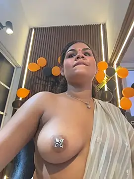 Yaazhinii - Kitty, take off your panties.