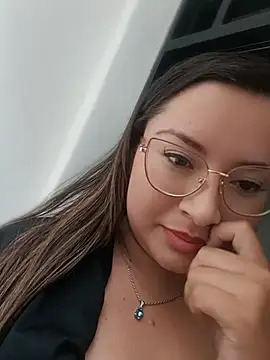 LunaDiaz999 - Explicit show in the bathroom